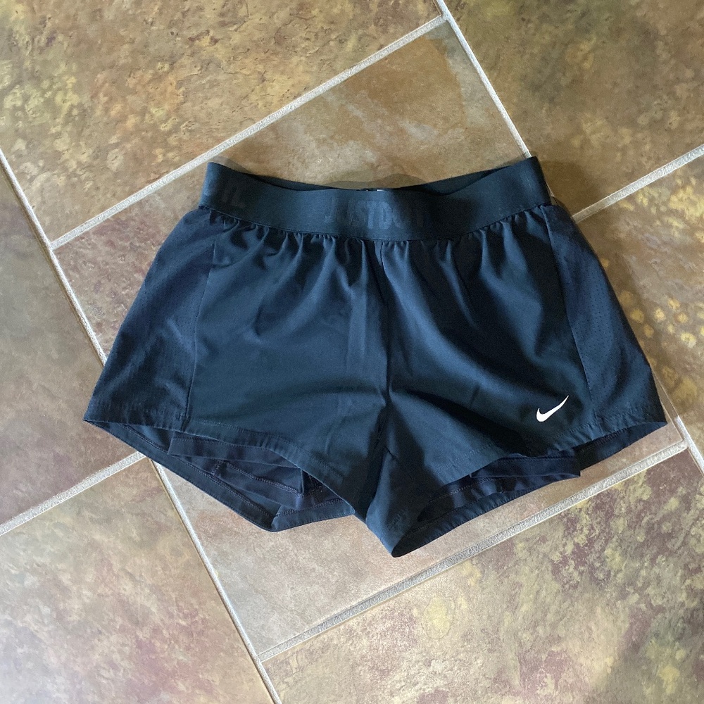 Nike dri-fit shorts size small